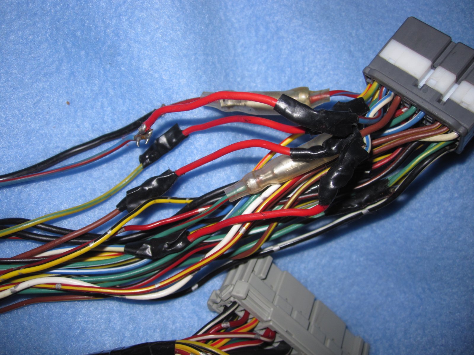 ECU connector 02.JPG
