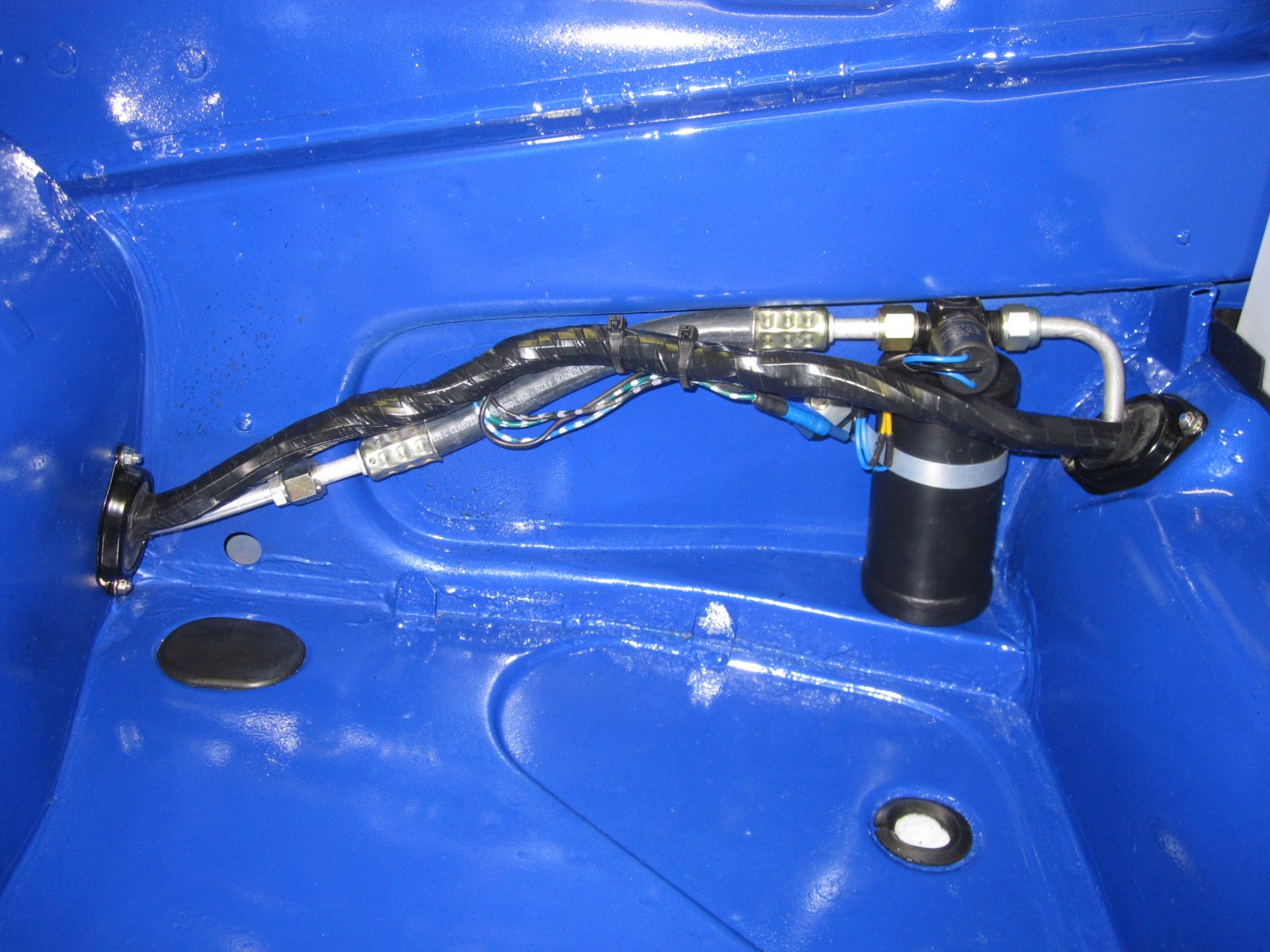 Front wiring harness installed 01.JPG