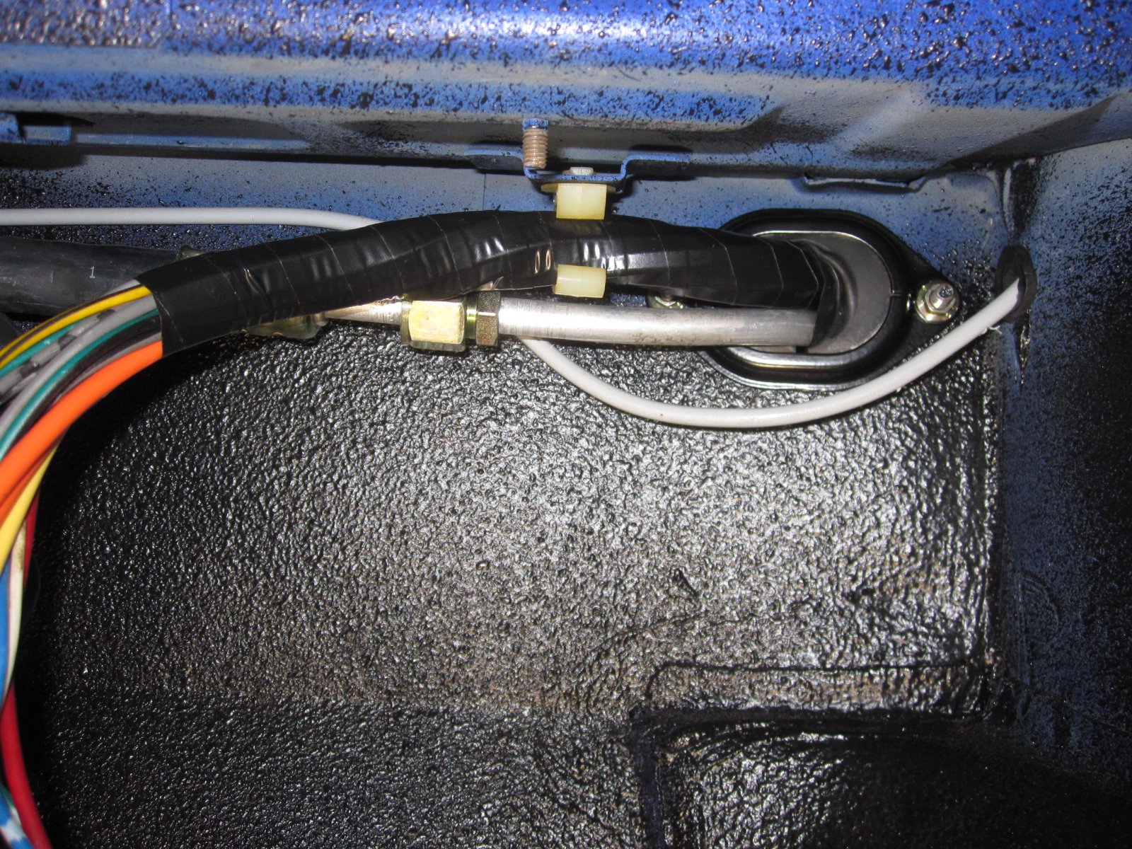 Front wiring harness installed 02.JPG
